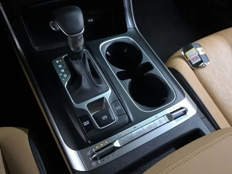 2023 Kia Carnival с пробегом 75 375 км