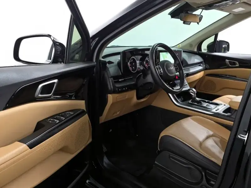 2023 Kia Carnival с пробегом 75 375 км
