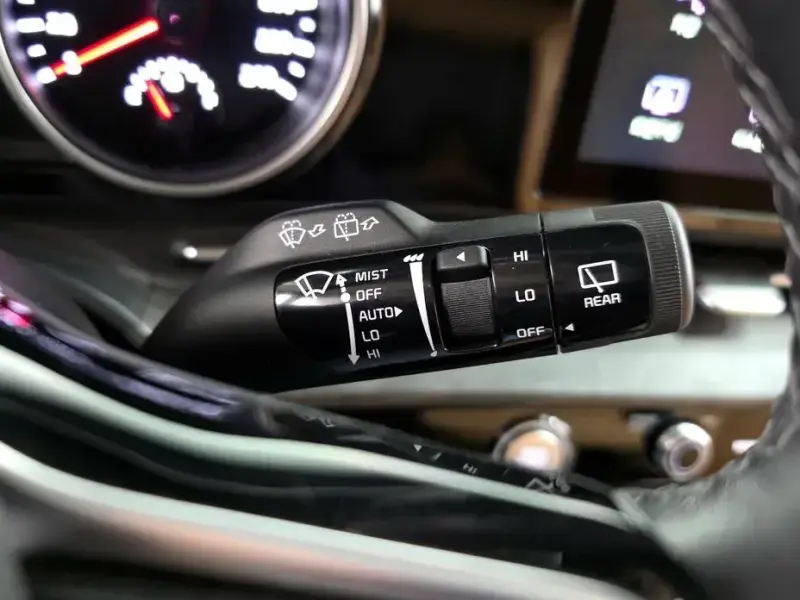 2023 Kia Carnival с пробегом 75 375 км