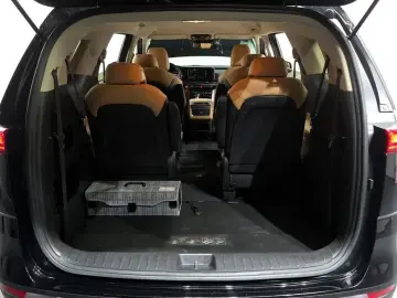 2023 Kia Carnival с пробегом 75 375 км