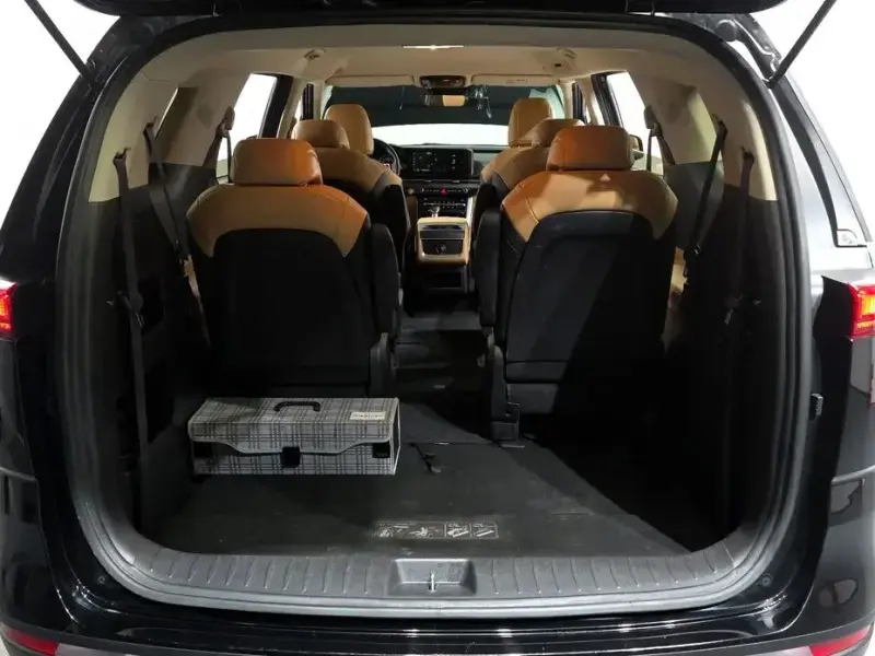 2023 Kia Carnival с пробегом 75 375 км