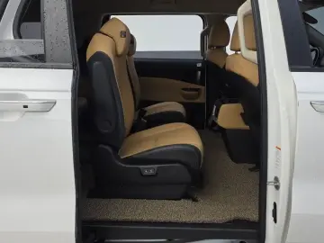 2022 Kia Carnival с пробегом 94 333 км