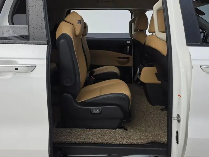 2022 Kia Carnival с пробегом 94 333 км