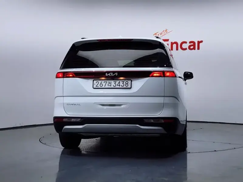 2023 Kia Carnival с пробегом 49 585 км