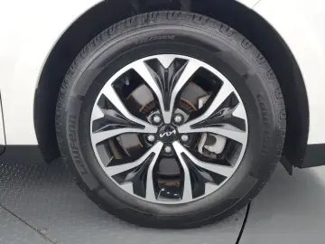 2023 Kia Carnival с пробегом 49 585 км