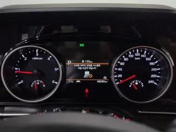 2023 Kia Carnival с пробегом 49 585 км