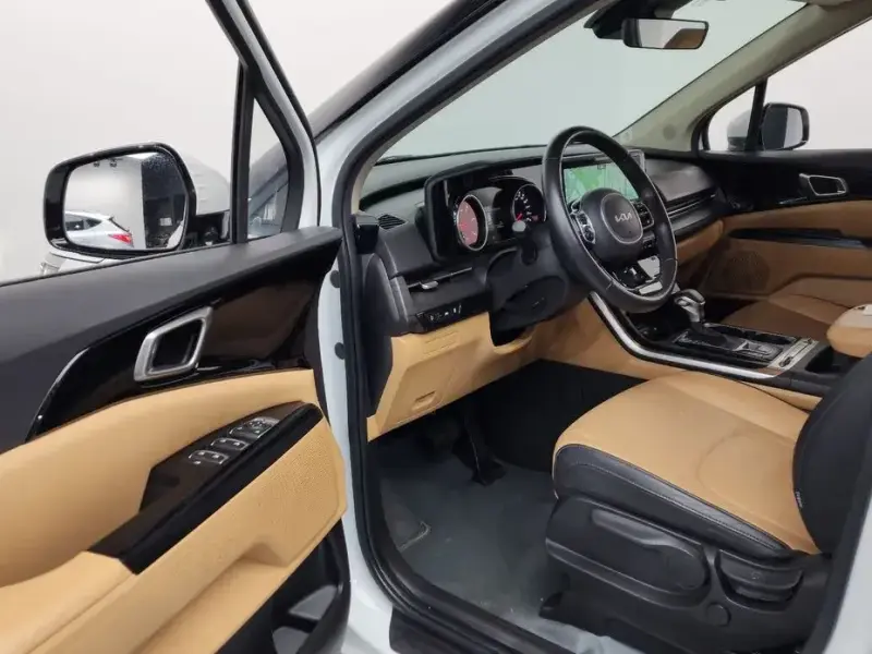 2023 Kia Carnival с пробегом 49 585 км