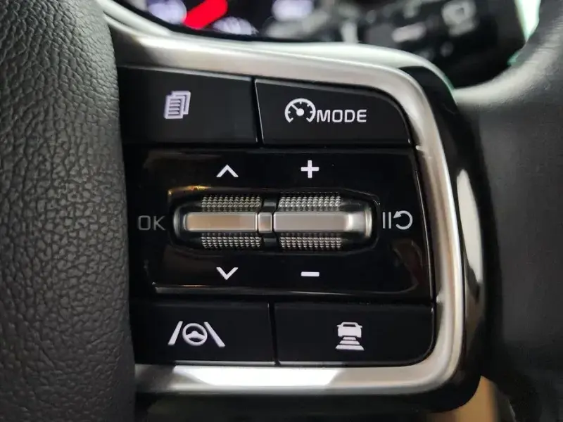 2023 Kia Carnival с пробегом 49 585 км
