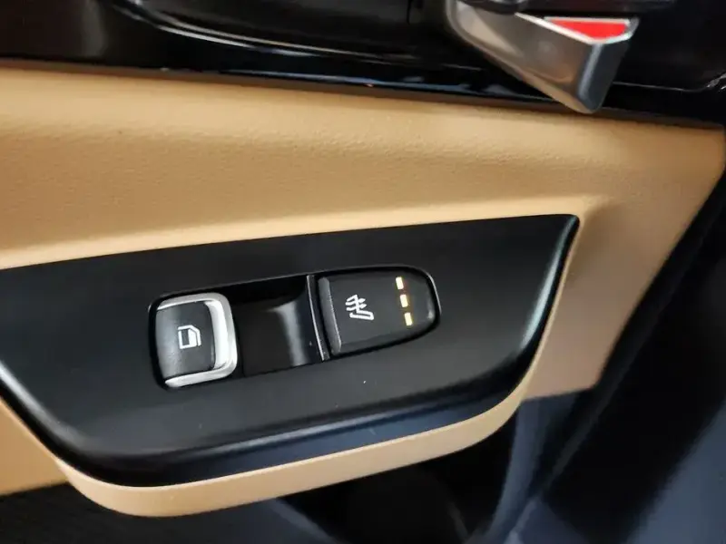 2023 Kia Carnival с пробегом 50 194 км