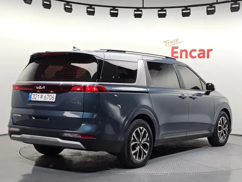 2022 Kia Carnival с пробегом 96 675 км