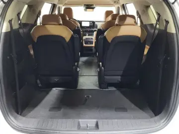 2023 Kia Carnival с пробегом 50 194 км