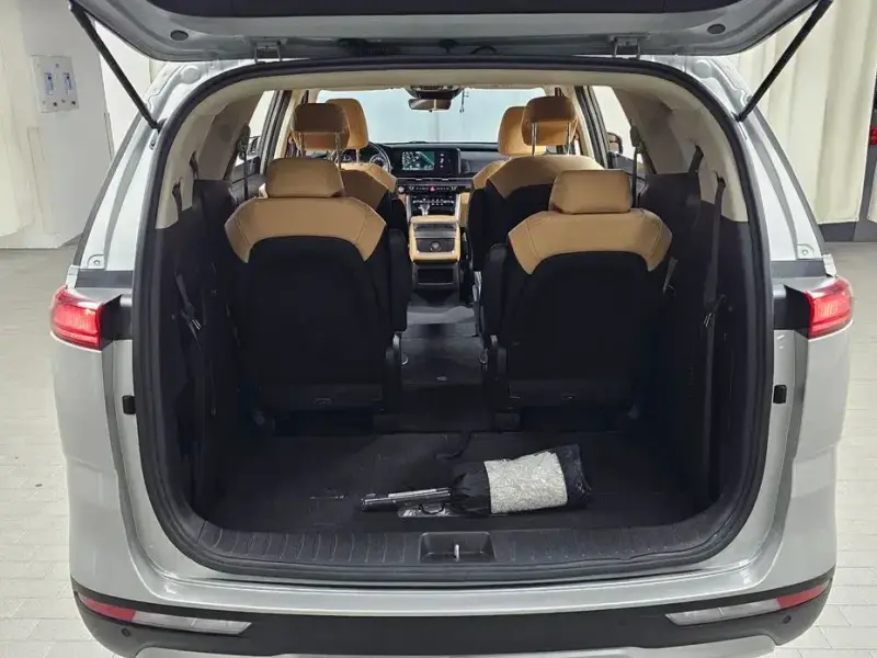 2022 Kia Carnival с пробегом 103 170 км