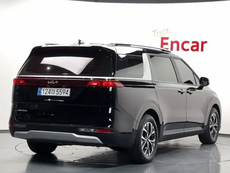 2023 Kia Carnival с пробегом 112 705 км