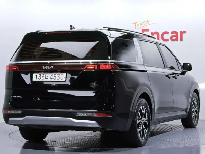2023 Kia Carnival с пробегом 135 524 км