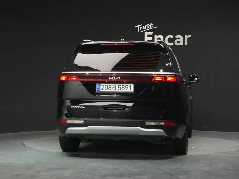 2022 Kia Carnival с пробегом 75 299 км