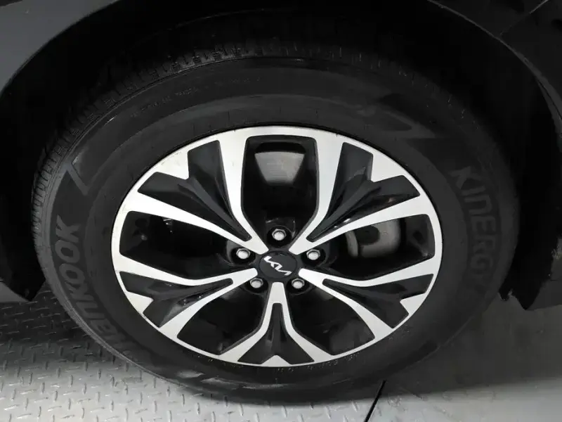 2022 Kia Carnival с пробегом 75 299 км