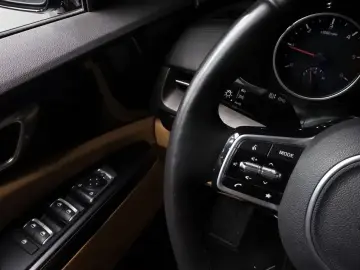2022 Kia Carnival с пробегом 75 299 км