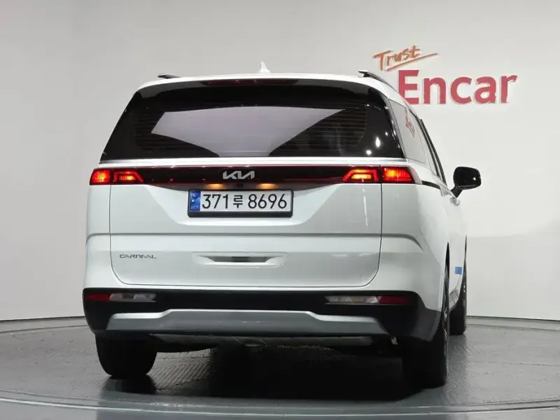 2023 Kia Carnival с пробегом 96 123 км