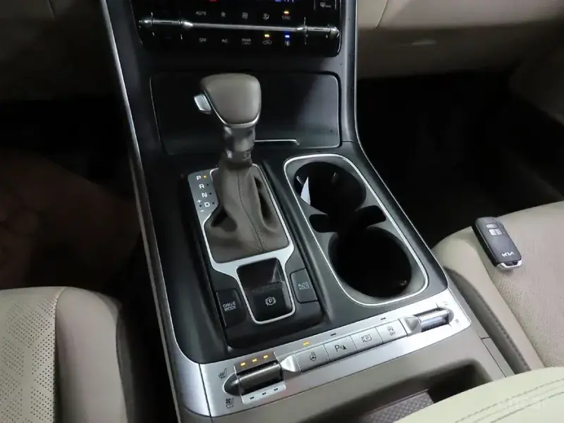 2023 Kia Carnival с пробегом 124 251 км