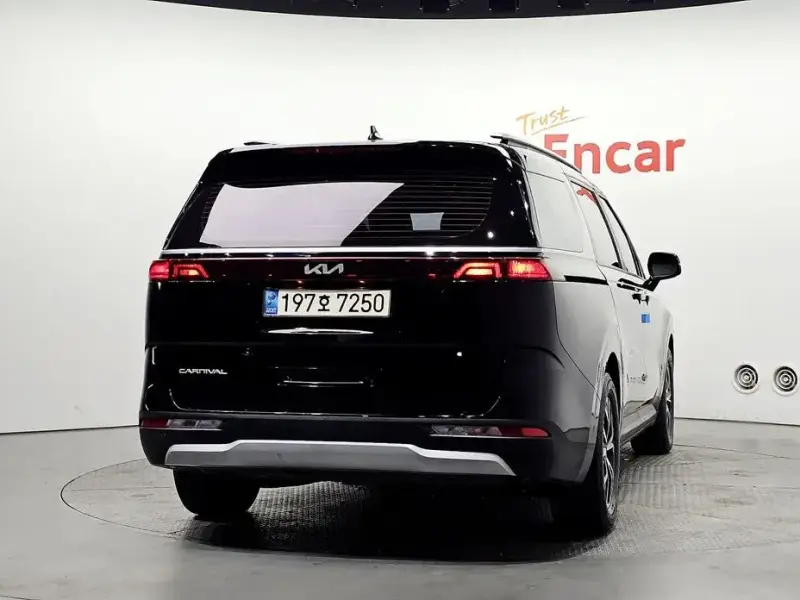 2022 Kia Carnival с пробегом 61 887 км