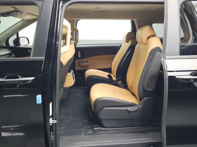 2022 Kia Carnival с пробегом 61 887 км