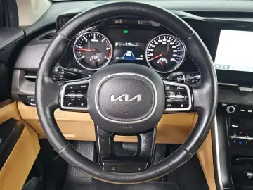 2022 Kia Carnival с пробегом 61 887 км