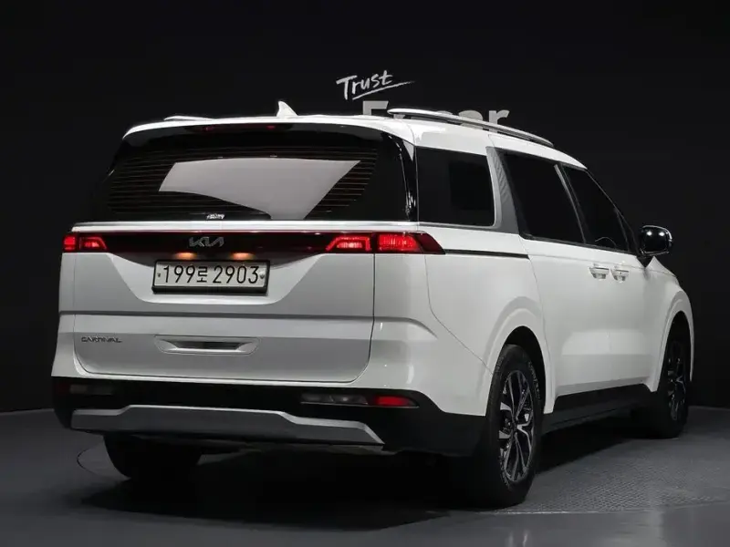 2021 Kia Carnival с пробегом 104 029 км