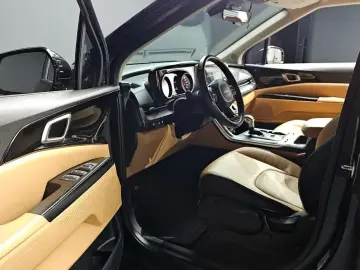 2022 Kia Carnival с пробегом 77 516 км