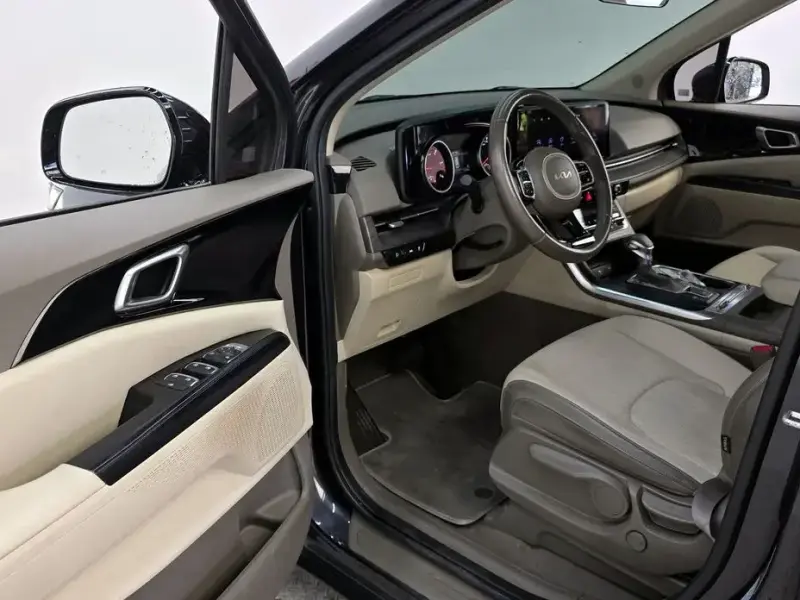 2022 Kia Carnival с пробегом 61 259 км
