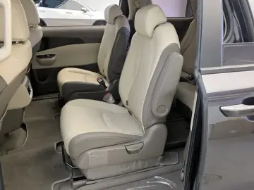 2022 Kia Carnival с пробегом 61 259 км