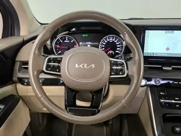 2022 Kia Carnival с пробегом 61 259 км