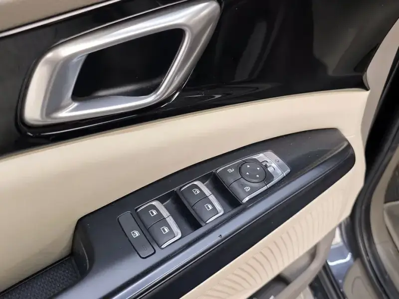 2022 Kia Carnival с пробегом 61 259 км