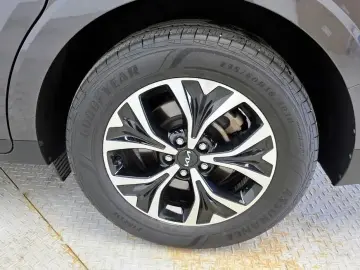 2022 Kia Carnival с пробегом 61 259 км