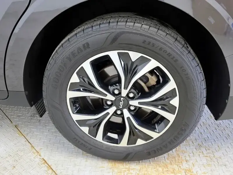 2022 Kia Carnival с пробегом 61 259 км