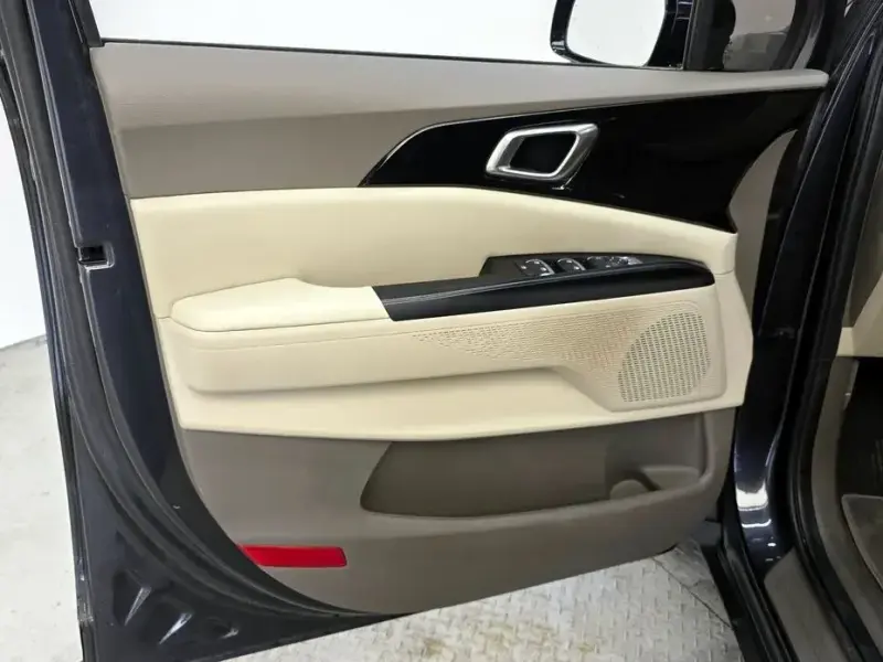 2022 Kia Carnival с пробегом 61 259 км