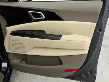 2022 Kia Carnival с пробегом 61 259 км