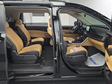 2022 Kia Carnival с пробегом 35 136 км