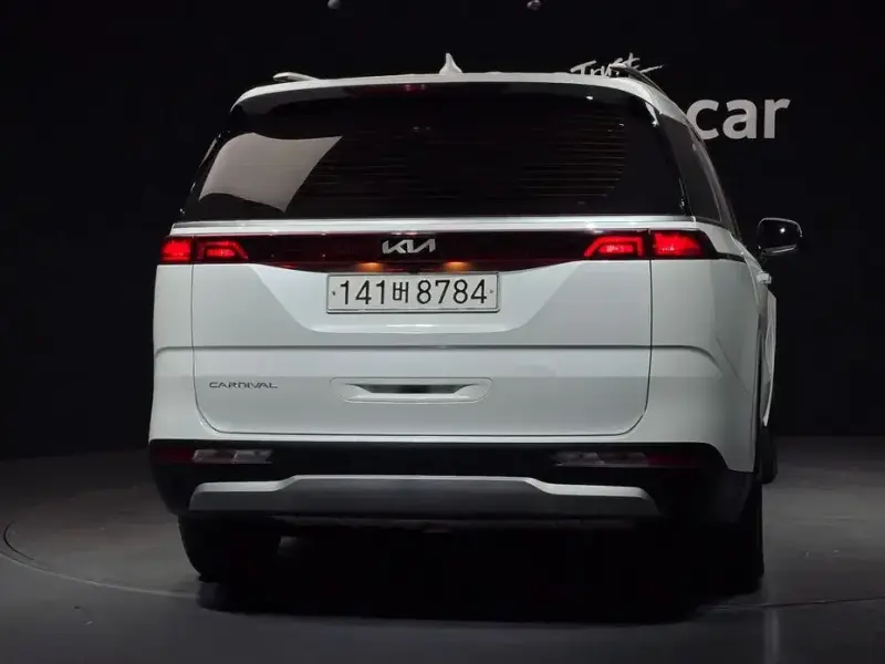 2021 Kia Carnival с пробегом 121 581 км