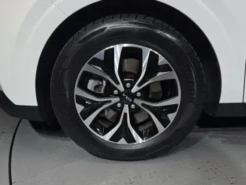 2021 Kia Carnival с пробегом 121 581 км