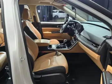 2021 Kia Carnival с пробегом 121 581 км