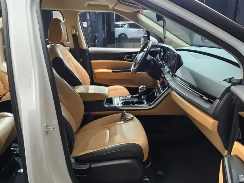 2021 Kia Carnival с пробегом 121 581 км
