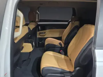 2021 Kia Carnival с пробегом 121 581 км