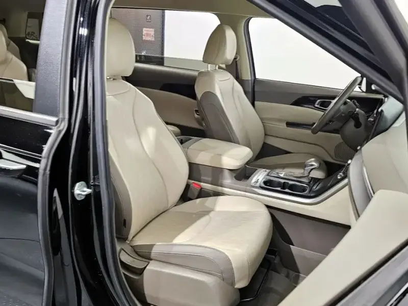 2023 Kia Carnival с пробегом 78 020 км