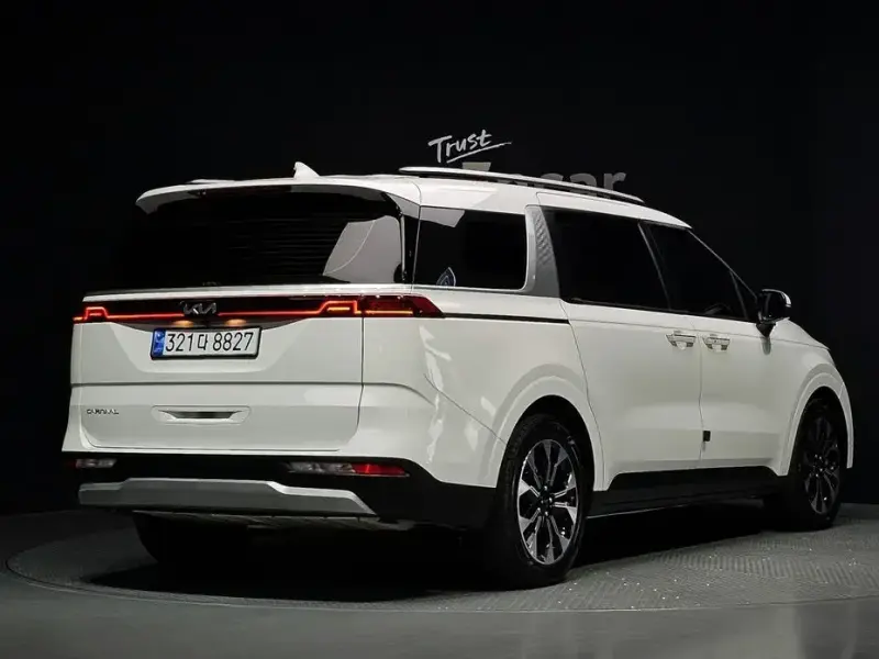 2022 Kia Carnival с пробегом 100 345 км