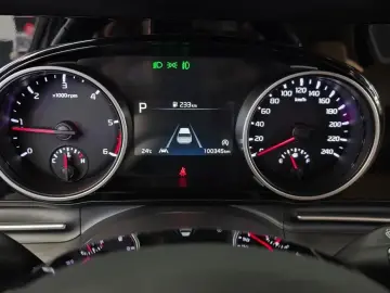 2022 Kia Carnival с пробегом 100 345 км