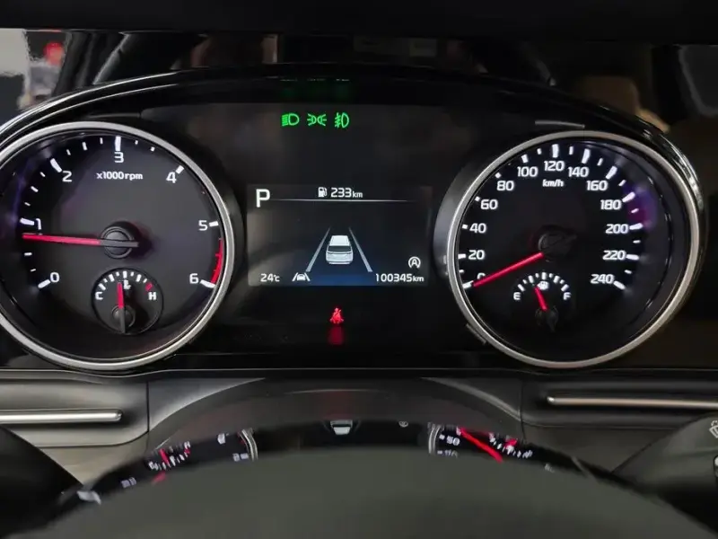 2022 Kia Carnival с пробегом 100 345 км