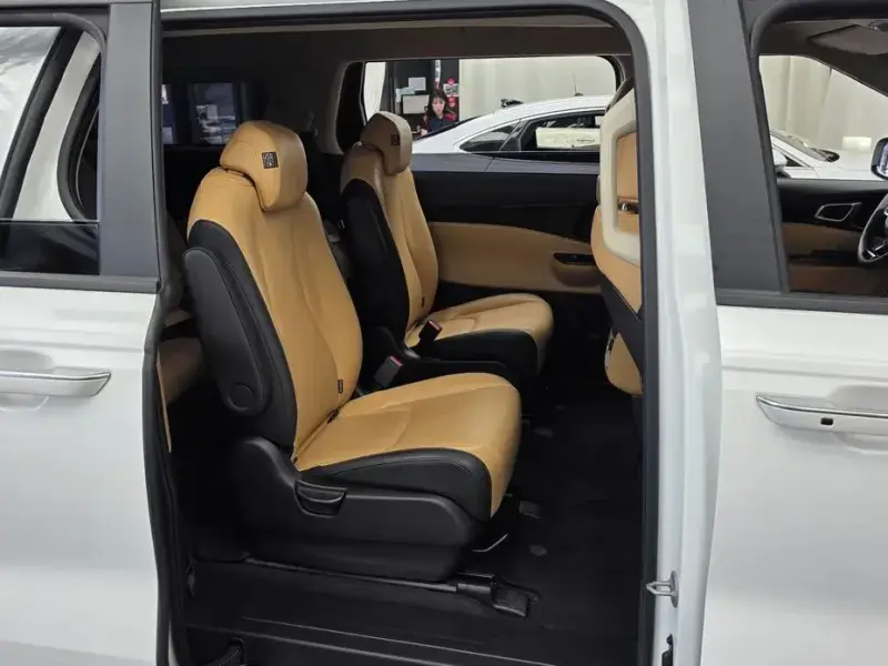 2022 Kia Carnival с пробегом 100 345 км