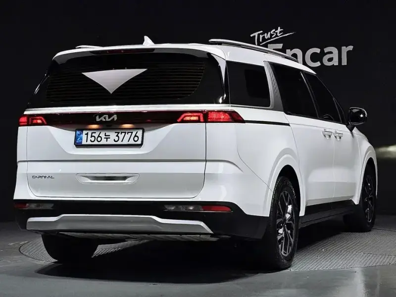 2022 Kia Carnival с пробегом 63 113 км