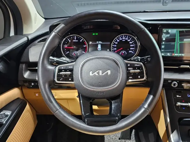 2022 Kia Carnival с пробегом 63 113 км