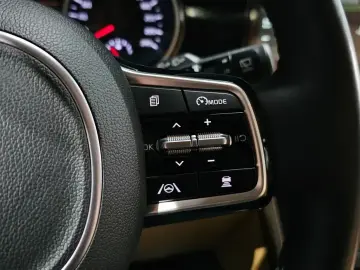 2022 Kia Carnival с пробегом 63 113 км